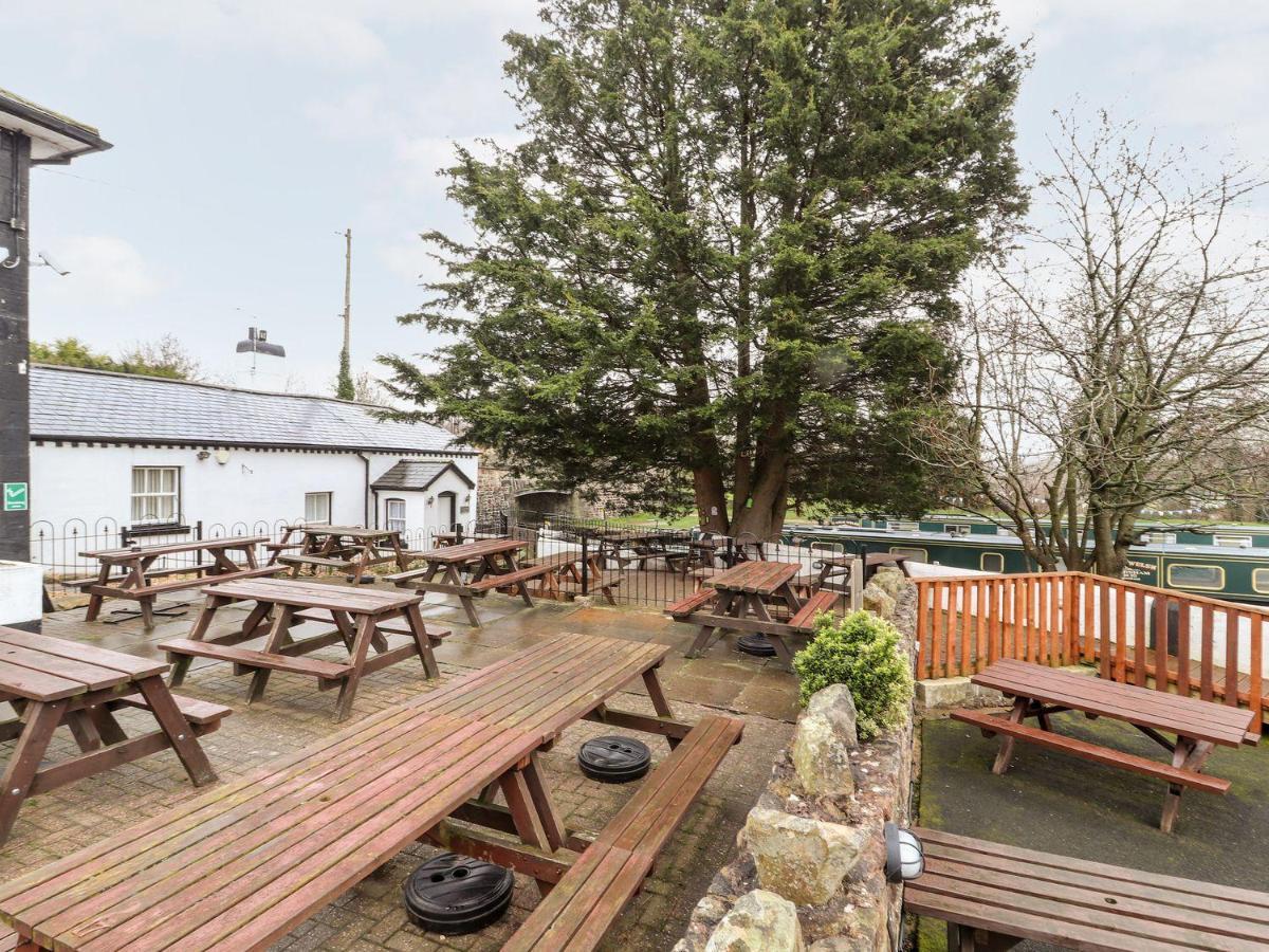 Scotch Hall Cottage Llangollen Exterior foto